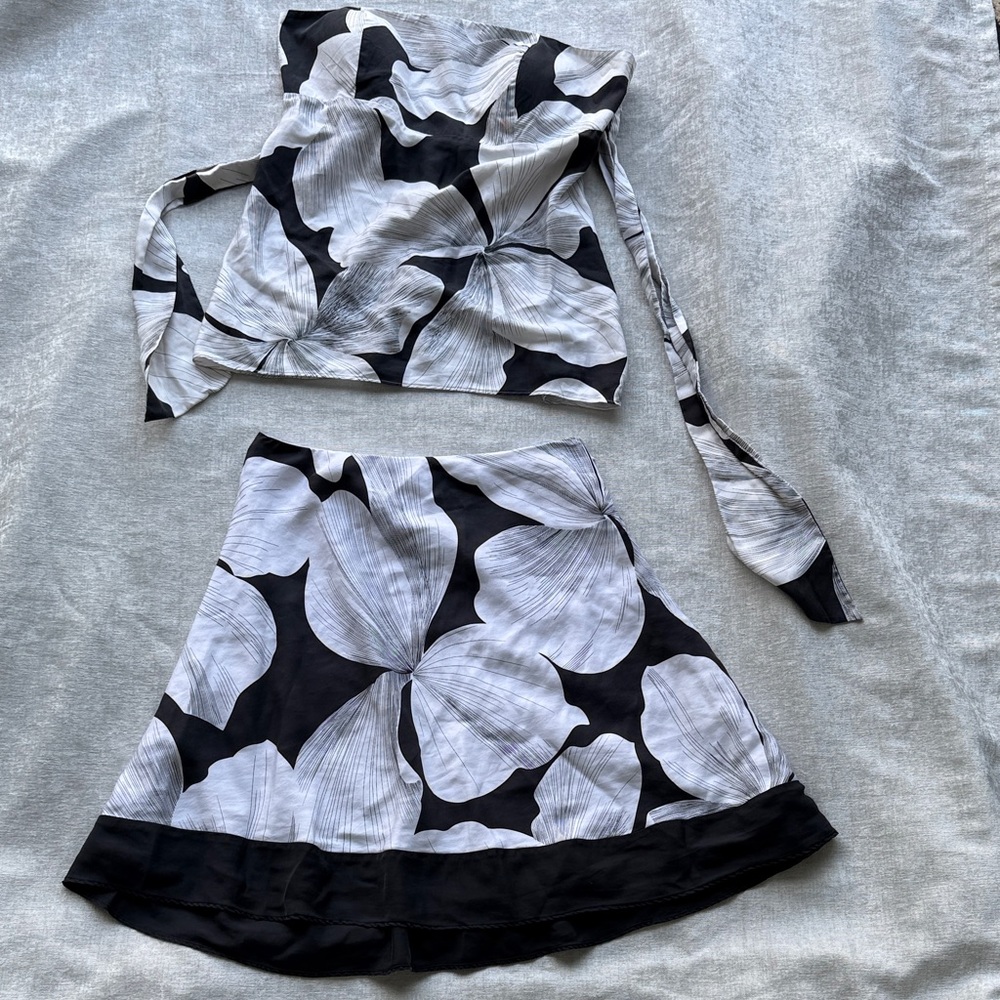 White House Black Market Floral Two Piece Set Strapless Top Skirt